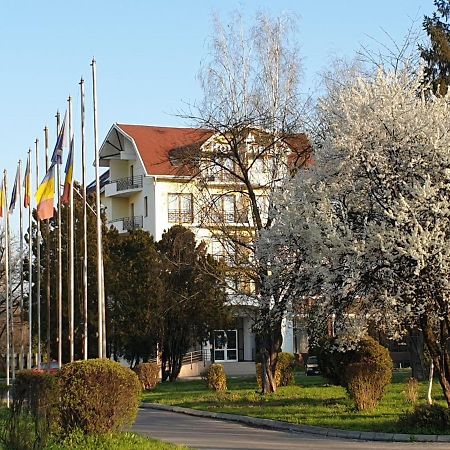 Hotel Everest Târgu-Mureş Buitenkant foto