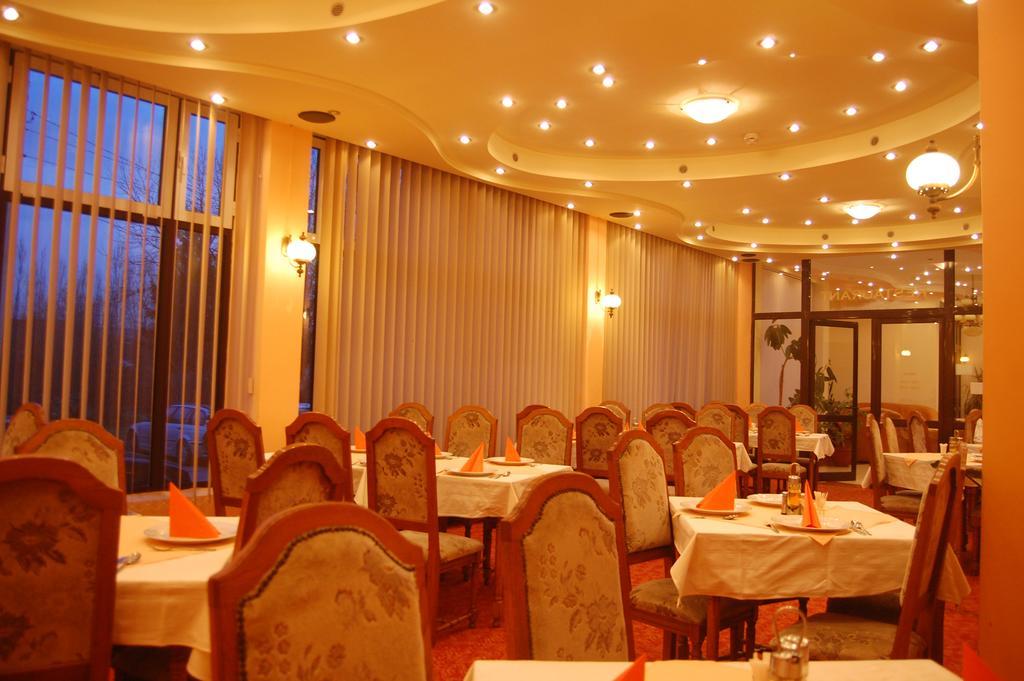 Hotel Everest Târgu-Mureş Buitenkant foto