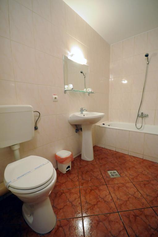 Hotel Everest Târgu-Mureş Buitenkant foto