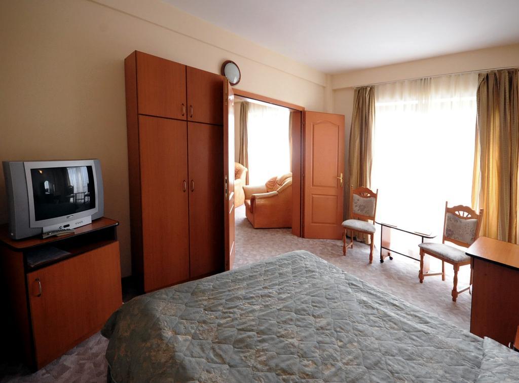 Hotel Everest Târgu-Mureş Buitenkant foto