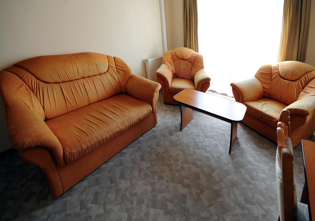 Hotel Everest Târgu-Mureş Buitenkant foto
