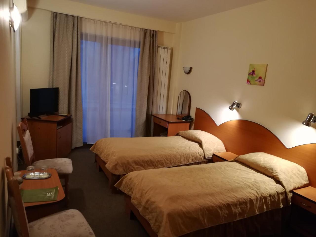 Hotel Everest Târgu-Mureş Buitenkant foto